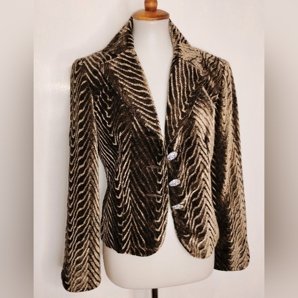 DYNAMIC VELVET JACKET WITH RHINESTONE BUTTONS - Picture 5 of 9